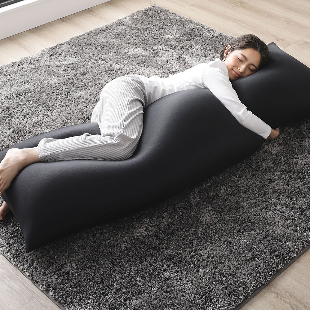 日本製 抱き枕ビーズクッション ブラウン - Image 2