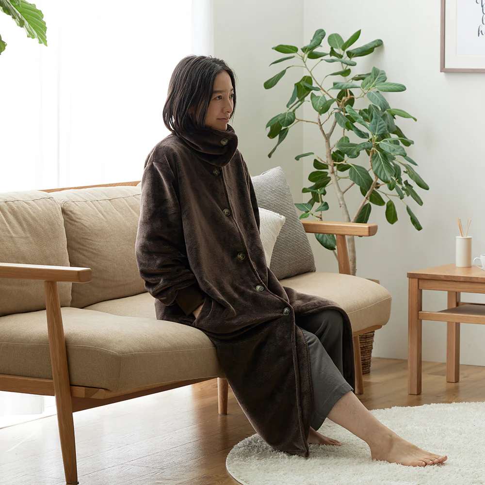 軽くてふわふわ 首元まであたたかい着る毛布 ハイネック3WAY グレージュ - Image 24