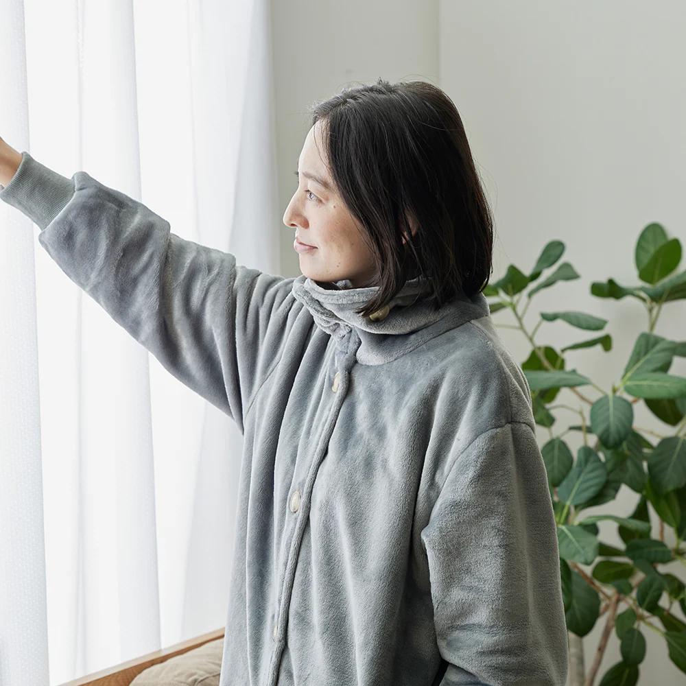 軽くてふわふわ 首元まであたたかい着る毛布 ハイネック3WAY グレージュ - Image 28