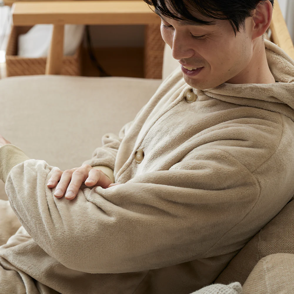 家族で選べる プレミアムマイクロファイバー 着る毛布フード付き Mサイズ・Lサイズ グレージュ - Image 30